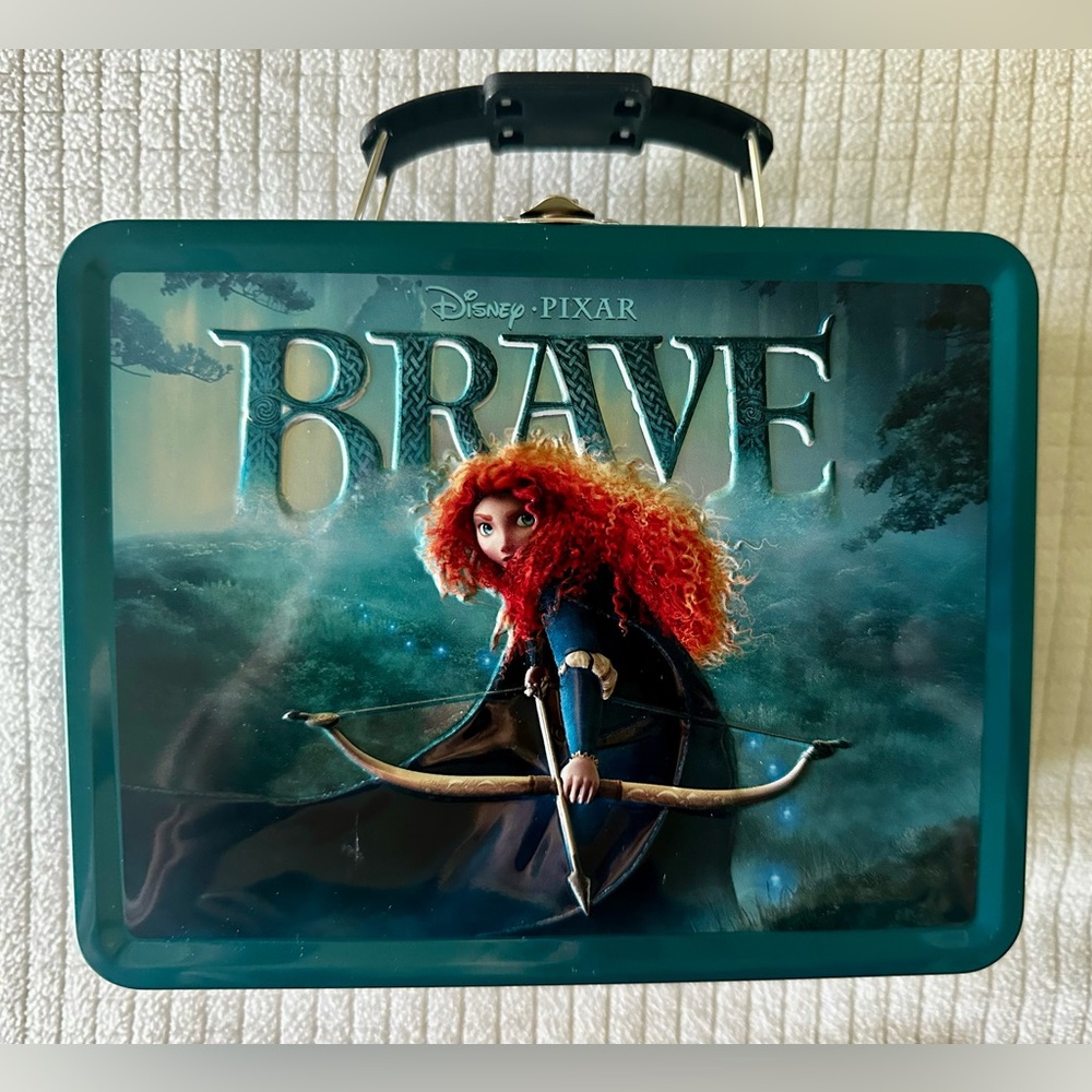 Disney Pixar Brave 2012 Lunchbox in EXCELLENT Preowned condition.
